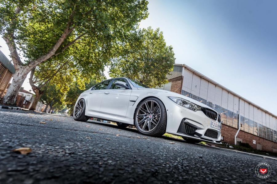  BMW M3 Sedan on Vossen Wheels (VPS-307T) 2018 года  (фото 9 из 22)